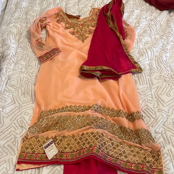 Indian Pakistani kurta suit set outfit pink gold tunic / dupatta / pants - Picture 1 of 8